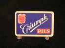 Playcard - Carte A Jouer,2 Dos De Cartes De La Brasserie-Brouwerij - Triumph Pils - T'Hamerken, Brugge .- - Other & Unclassified