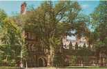 Cp , ETATS-UNIS , HARTFORD , Northam Towers (1881) And The Famous "Long Walk" Trinity College - Hartford