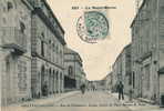 CHATEAUVILLAIN - Rue De Penthièvre, Écoles, Justice De Paix, Bureau De Poste - Chateauvillain