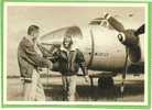 CPM Avion à Hélice / Photo Bernard Pesce Pour Journal Perfect / Hommes, Veste Cuir, Aviateur, - 1946-....: Era Moderna