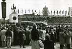 BERLIN Mur  EN 1960? PREMIER MAI A BERLIN EST  MANIFESTATION MARX ENGELS PLATZ  MISSILE  TOP TOP - Mur De Berlin