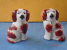 Couple De Chiens Faience De Staffordshire,IXX ème Hauteur:7 Cms - Staffordshire