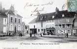 CHAOURCE - LA PLACE DE L'EGLISE ET L'ANCIEN MARCHE - SUPERBE CARTE PRECURSEUR TRES ANIMEE AVEC COMMERCES -  TOP !!! - Chaource