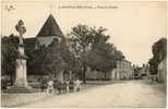 Ainay Le Vieil (Cher) Place De L'Eglise - Ainay-le-Vieil