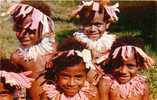 NOUVELLES CALEDONIE GROUPE D'ENFANTS INDIGENES - Nieuw-Caledonië