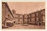 GRIGNAN - LE CHATEAU - LA COUR  D´HONNEUR RESTAUREE EN 1915 - Grignan