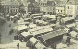 LESNEVEN - La Place Un Jour De Marché - Lesneven