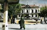 CPSM PETIT FORMAT DENTELE ALGERIE TIZI OUZOU L'HOTEL DE VILLE  ANIMEE VOIR SCANER. - Tizi Ouzou