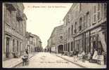 CPA  ANCIENNE- FRANCE- FEURS (42)- RUE DE SAINT-ETIENNE- TRES BELLE ANIMATION- FACTEUR- LANDAU- BENZO-MOTEUR- GROS PLAN - Feurs