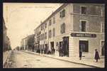 CPA  ANCIENNE- FRANCE- FEURS (42)- RUE DE LA REPUBLIQUE- BANQUE PRIVÉE EN TRES GROS PLAN- BELLE ANIMATION - Feurs