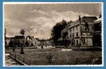 65 - VIC  BIGORRE -- La Place De Seinarex - 1950 - 60 - Vic Sur Bigorre