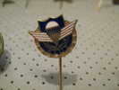 PARACHUTTING Pin Franjo Kluz Yugoslavia - Parachutting