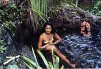 Tahiti Vahine Au Bain, Femme Seins Nus, Photo Marc Labaysse - Polynésie Française