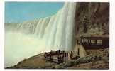 Cp , CANADA , QUEBEC , ONTARIO , Plaza Below Horseshoe Falls , Niagara Falls , Vierge - Chutes Du Niagara