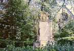 11 - Salleles D'Aude - Le Monument Aux Morts Et Calvaire - Salleles D'Aude