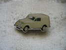 Pin´s Renault PRIMA QUATRE Couleur Blanche - Renault