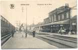 GEMBLOUX-LA GARE-STATION-SUPERANIMEE-TRAIN-CHEF-GARDE-VISITEURS-EDIT.S.D-129-R.ROGIER-BRUX - Gembloux