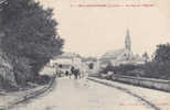 MALESHERBES.  _  La Rue De L'Eglise. Animée. Charrette à Cheval, Groupe D'adultes Et Enfants, Vers Eglise Blocs De Pierr - Malesherbes