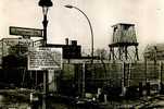 BERLIN Mur  EN 1960?  PASSAGE  TO THE SOVIET SECTOR TOP BEAUX BARBELES ET BEAU MIRADOR SINITRE TREPTOWER STR - Berlin Wall