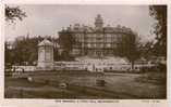 REAL PHOTO - War Memorial & Town Hall - BOURNEMOUTH - Dorset - Bournemouth (ab 1972)