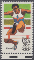 !a! USA Sc# C102 MNH SINGLE W/ Bottom Margin - Summer Olympics: Hurdles - 3b. 1961-... Nuovi