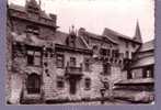 63 - Besse En Chandesse - Cour Et Maison Du XVe S, Dite Manoir Sainte-Marie Des Remparts - Besse Et Saint Anastaise