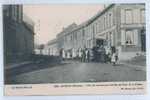 268. ACHEUX - RUE DE LOUVENCOURT - ARRIVEE DE L'AUTO DE LA PRESSE - Guerre 1914-15 - Acheux En Amienois