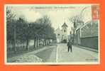 Dpt   94   Mandres   "  Rue De Brunoy Et L´eglise  "  Balayeur - Mandres Les Roses