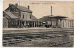 Méru      60    La Gare Et La Halle   (voir Scan) - Meru