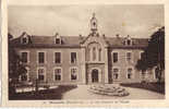 + Bressuire La Cour D'Honneur De L'Hôpital - Bressuire