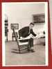 CPSM 10X15 . POLITIQUE . J. F. KENNEDY  1963 In The Oval Office . "Only One Month Before His Tragic Assassination - Figuren