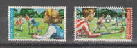 Nuova Zelanda   -   1971.  Hockey Su Prato  Giovanile.  " Green Hockey ".  The Two Stamps Of  The Series   .  MNH, - Rasenhockey