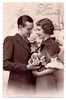 FANTAISIE COUPLE VIVE SAINTE CATHERINE : " Couple Amoureux Avec Bouquet De Fleurs Sur Fond De Paysage " - ARS N°7193 - Saint-Catherine's Day