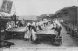 601.  -   PORT-LOUIS   -   Femmes Des Usines Mettant Leurs Sardines à Sécher - Port Louis