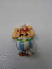 FIGURINE - OBELIX - IDEFIX - KINDER - HAUTEUR 4 CM - GOSCINNY - UDERZO - Cartoni Animati