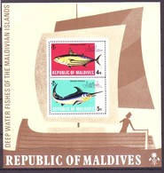 Maldives 1973 MiNr. (Block 17) Malediven Fishes Skipjack Tuna Atlantic Blue Marlin 1bl MNH**  25,00 € - Peces