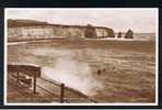 RB 667 - Postcard Rough Sea Arch & Stag Rocks Freshwater Bay Isle Of Wight - Autres & Non Classés