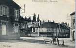 SAINT-AMAND-en-PUISSAYE - Place De La Halle - Saint-Amand-en-Puisaye