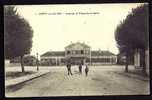 CPA  ANCIENNE- FRANCE- CREPY-EN-VALOIS (60)- LA GARE VUE DE FACE COTÉ EXTERIEUR- ANIMATION DEVANT- ATTELAGE UTILITAIRE - Crepy En Valois