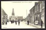 CPA  ANCIENNE- FRANCE- ESTRÉES-ST-DENIS (60)- RUE ET PLACE DE L'EGLISE A LA SORTIE DE LA MESSE- TRES BELLE ANIMATION- - Estrees Saint Denis