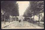 CPA  ANCIENNE- FRANCE- MONTATAIRE (60)- AVENUE DE LA GARE AVEC ANIMATION - Montataire