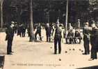 Paris  ...Bois De Vincennes.. Le Jeu De Boules..¨Pétanque - Parques, Jardines