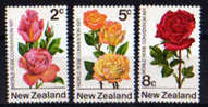 New Zeland - 1971 - N. 751 - 53 - Nuovo  Linguellato 3 Val, Serie  Cpl. - FIORI - Rosas