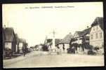 CPA  ANCIENNE- FRANCE- DANNEMARIE (68)- GRANDE RUE ET FONTAINE- ANIMATION- ATTELAGE - Dannemarie