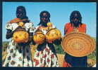 ETHIOPIA - GIRLS WITH SAMPLES OF THE LOCAL COTTAGE INDUSTRY ,  Ethiopia Äthiopien Éthiopie 96001 - Ethiopie