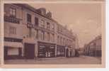 76.237/ GOURNAY EN BRAY - Rue De Paris (prise De La Place Nationale) - Gournay-en-Bray