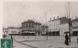 CPA (33)   LESPARRE  /  Place Gambetta - - Lesparre Medoc