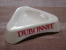 Cendrier DUBONNET Triangulaire.Made In France 67. - Porcelaine