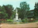 54 - JARNY - La Piscine Et Le Monument Aux Morts. - Jarny