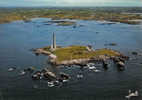 Carte Postale 29. Plouguerneau  Le Phare De L'île Vierge Vue D´avion Trés Beau Plan - Plouguerneau